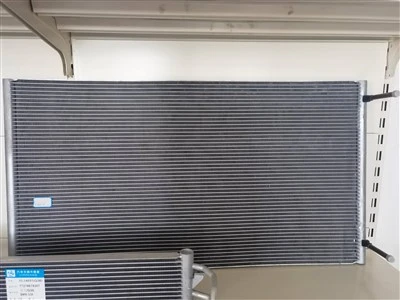 Paghugas han Makina nga Pagpa-uga han Microchanel Condenser .